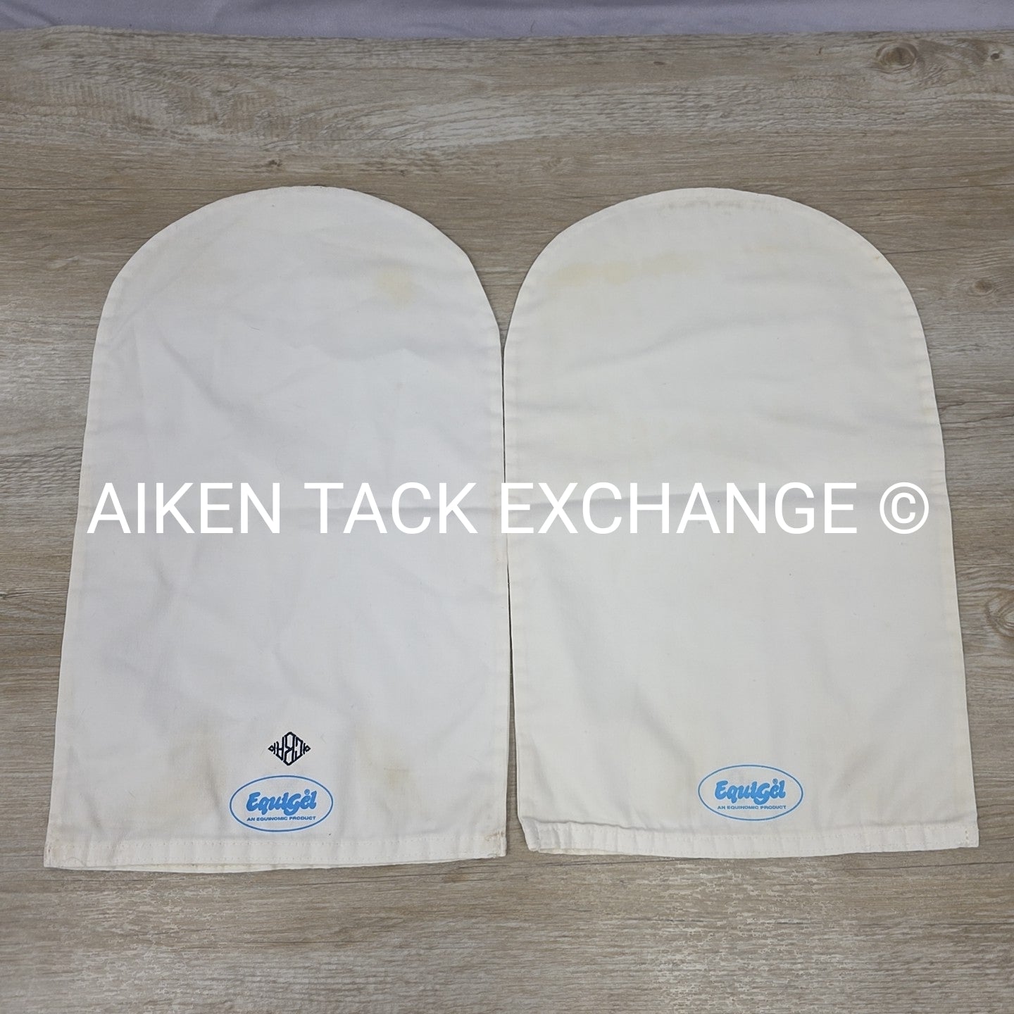 BARGAIN BUNDLE: EquiGel Half Pad with 6 Extra Covers & 1 Toklat Fleece Cover