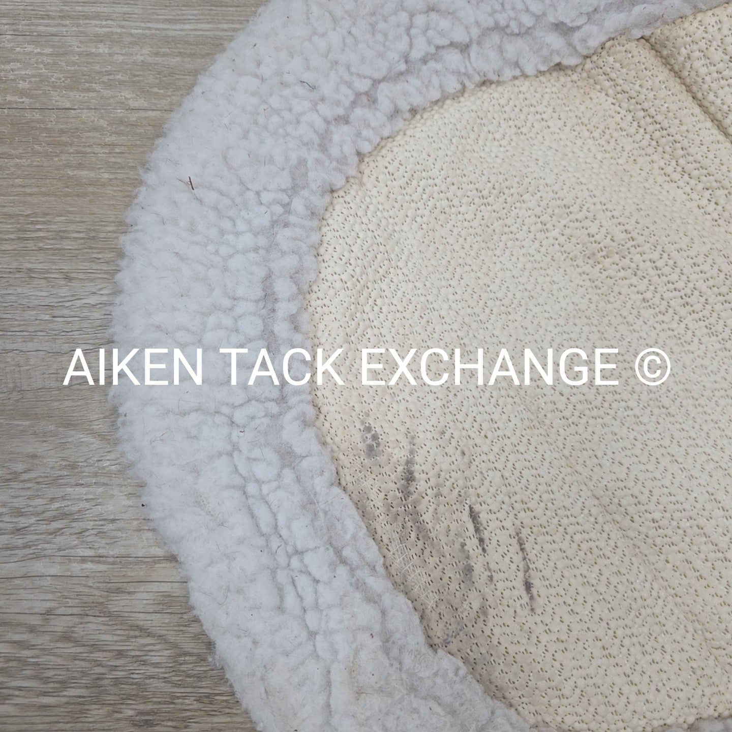 Ecogold Non-Slip Secure Hunter Pad, Size Large / 17" - 17.5"