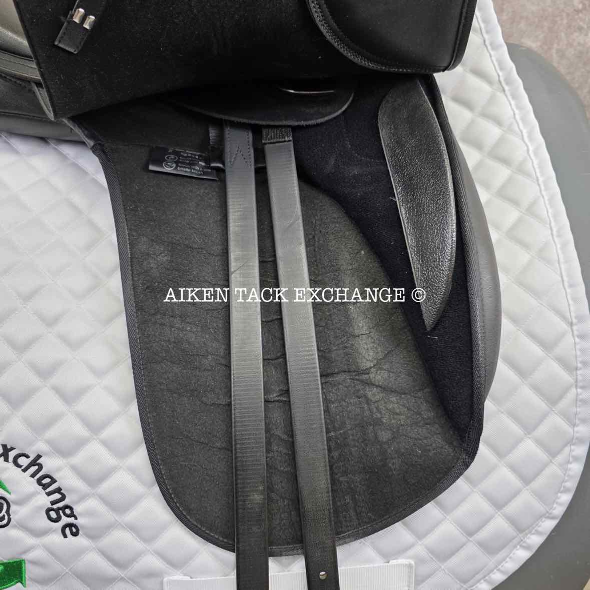 Wintec 500 Dressage Saddle, 17.5" Seat, Adjustable Tree - Changeable Gullet, CAIR Panels