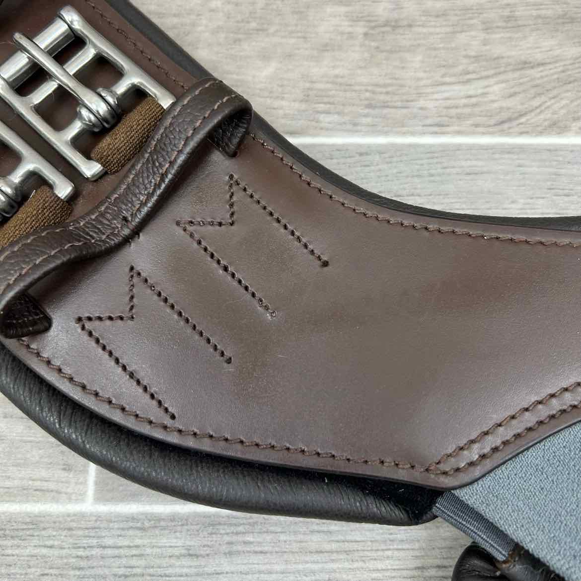 Total Saddle Fit StretchTec Shoulder Relief Dressage Girth with Leather Liner