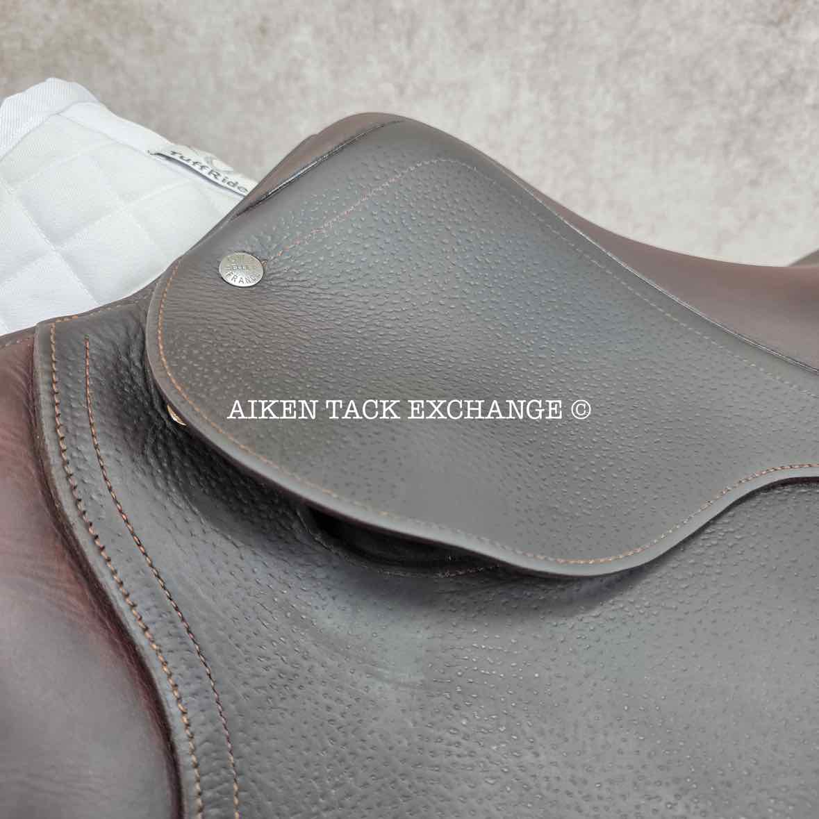 **SOLD** 2012 CWD SE02 Close Contact Jump Saddle, 17" Seat, 1C Flap, Medium Tree, Foam Panels