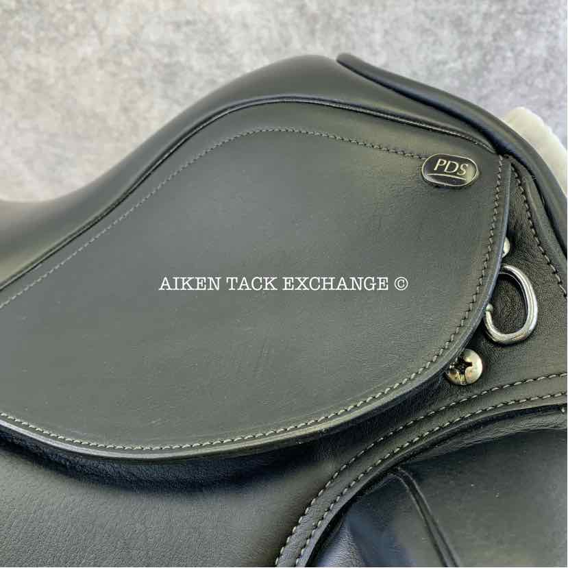 **On Trial** 2020 PDS Carl Hester Delicato II Monoflap Dressage Saddle, 17" Seat, Adjustable Tree - Changeable Gullet, Wool Flocked Panels