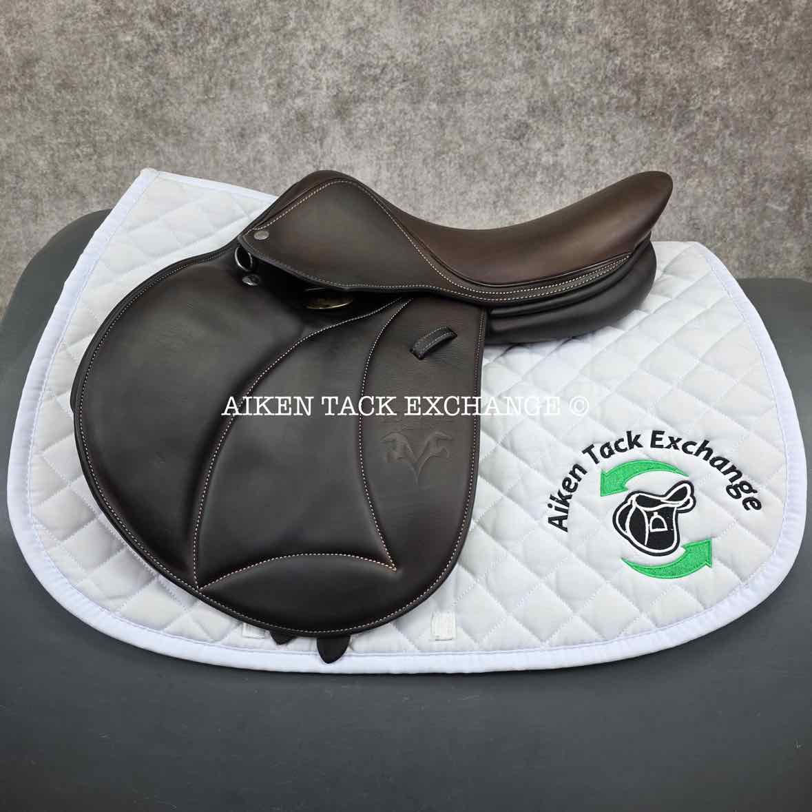 2022 Voltaire Welli Close Contact Jump Saddle, 15.5" Seat, 0A Flap, M/MW Tree, Foam FIN Panels