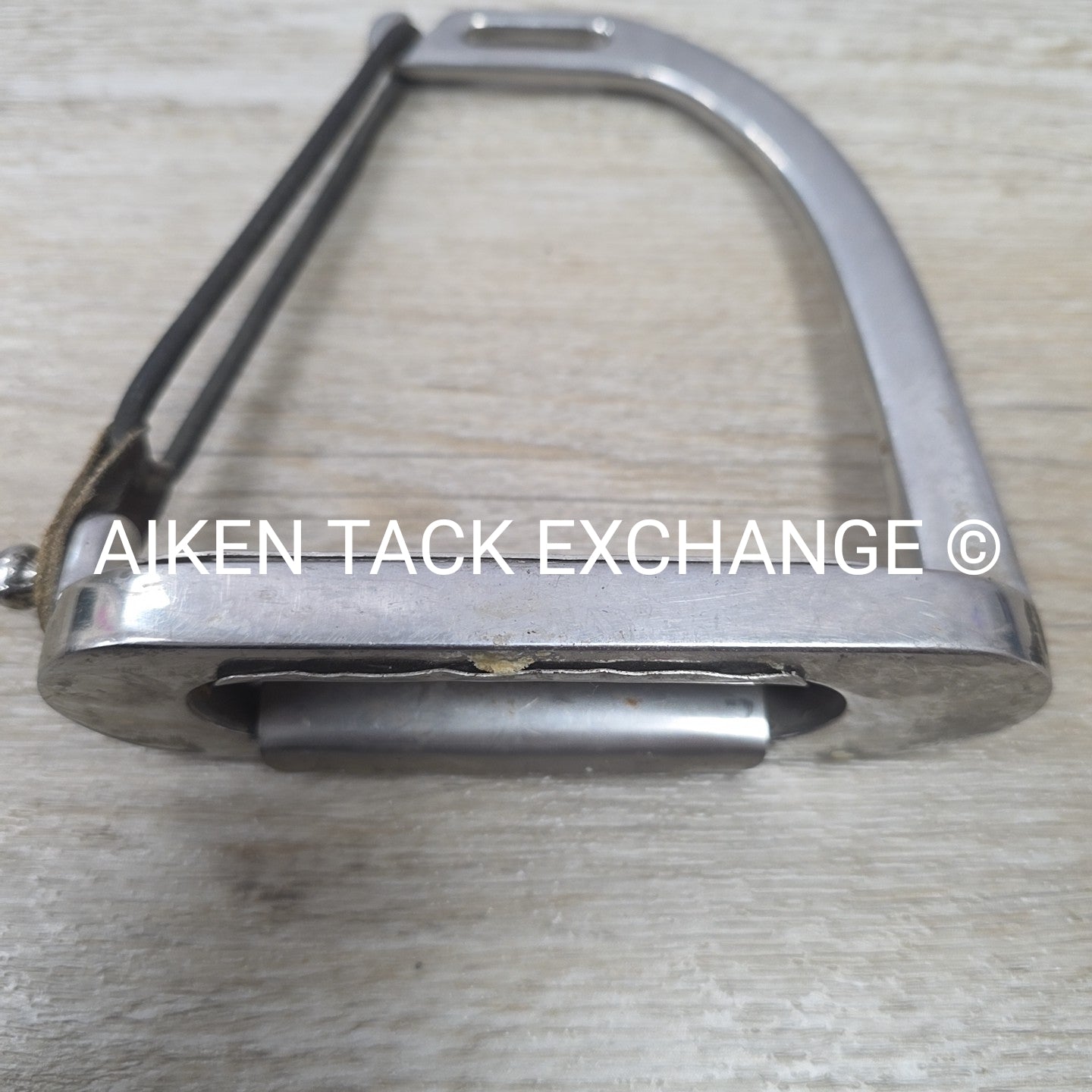 Safety Peacock Stirrups with Cheese Grater Pads, 4.75"