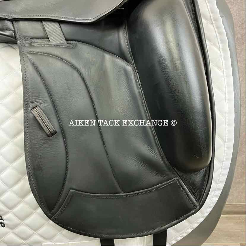 **SOLD** 2020 Custom Saddlery Icon Coda W Monoflap Dressage Saddle, 17.5" Seat, Adjustable Tree, Wool Flocked Panels