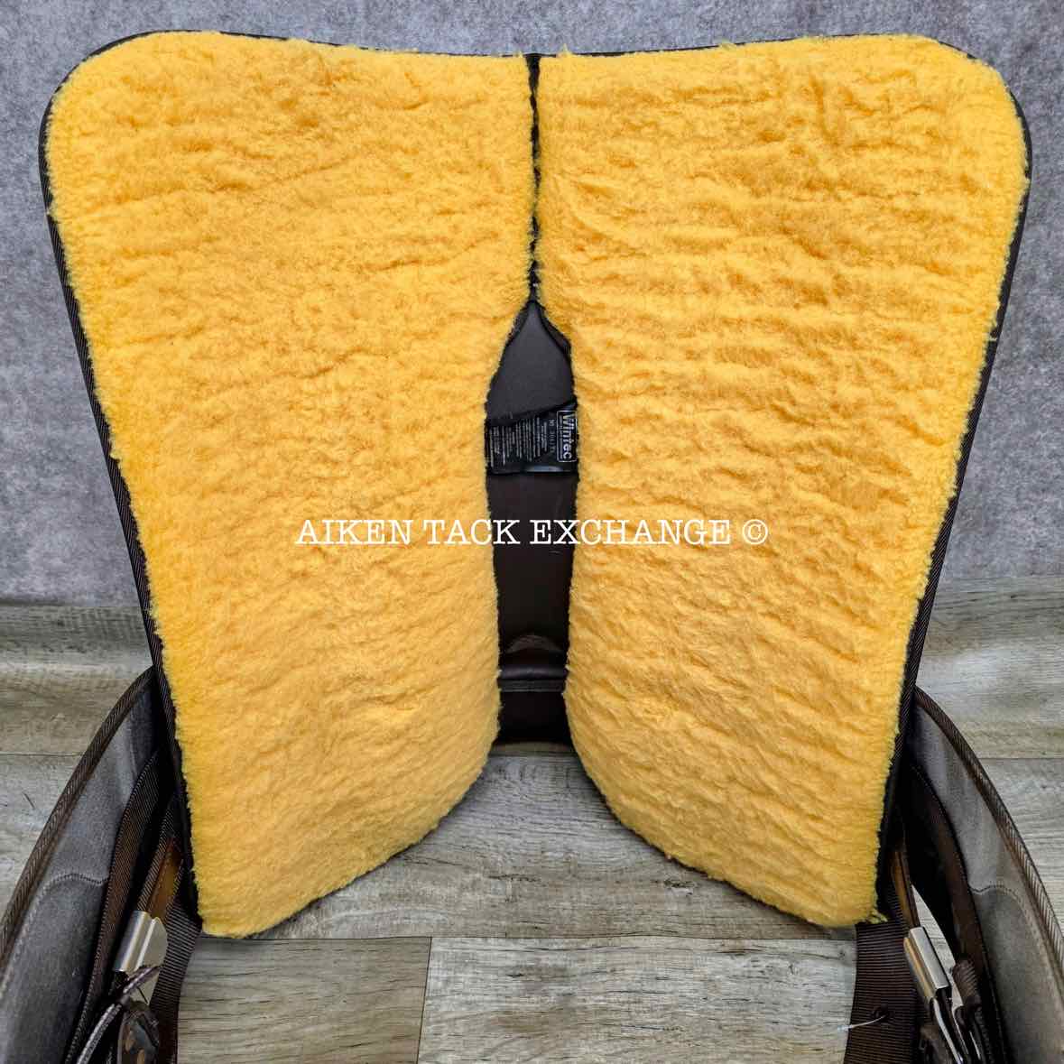 Wintec Western Saddle, 16" Seat, Wide Tree - Full QH Bars