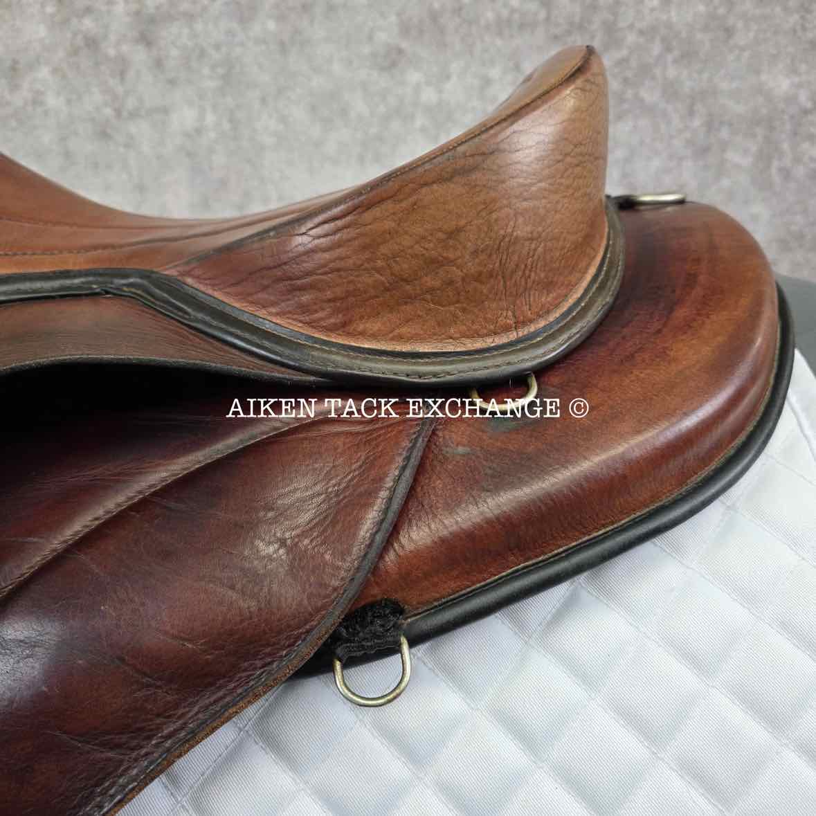 Freeform Lightweight Treeless Endurance Saddle, 17" Seat