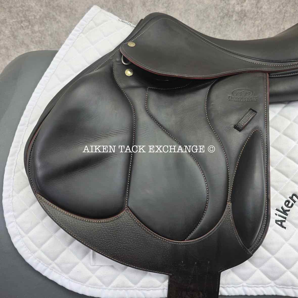 2015 Devoucoux Chiberta Monoflap Jump Saddle, 18" Seat, 1AA Flap, Medium Wide Tree, D3D Panels, Full Buffalo Buffalo Leather