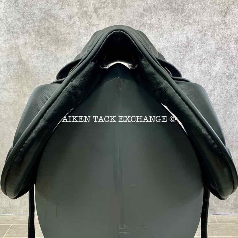 **SOLD** 2020 Berney Brothers Grand Olympic Monoflap Jump Saddle, 17" Seat, Medium Tree, Wool Flocked Panels