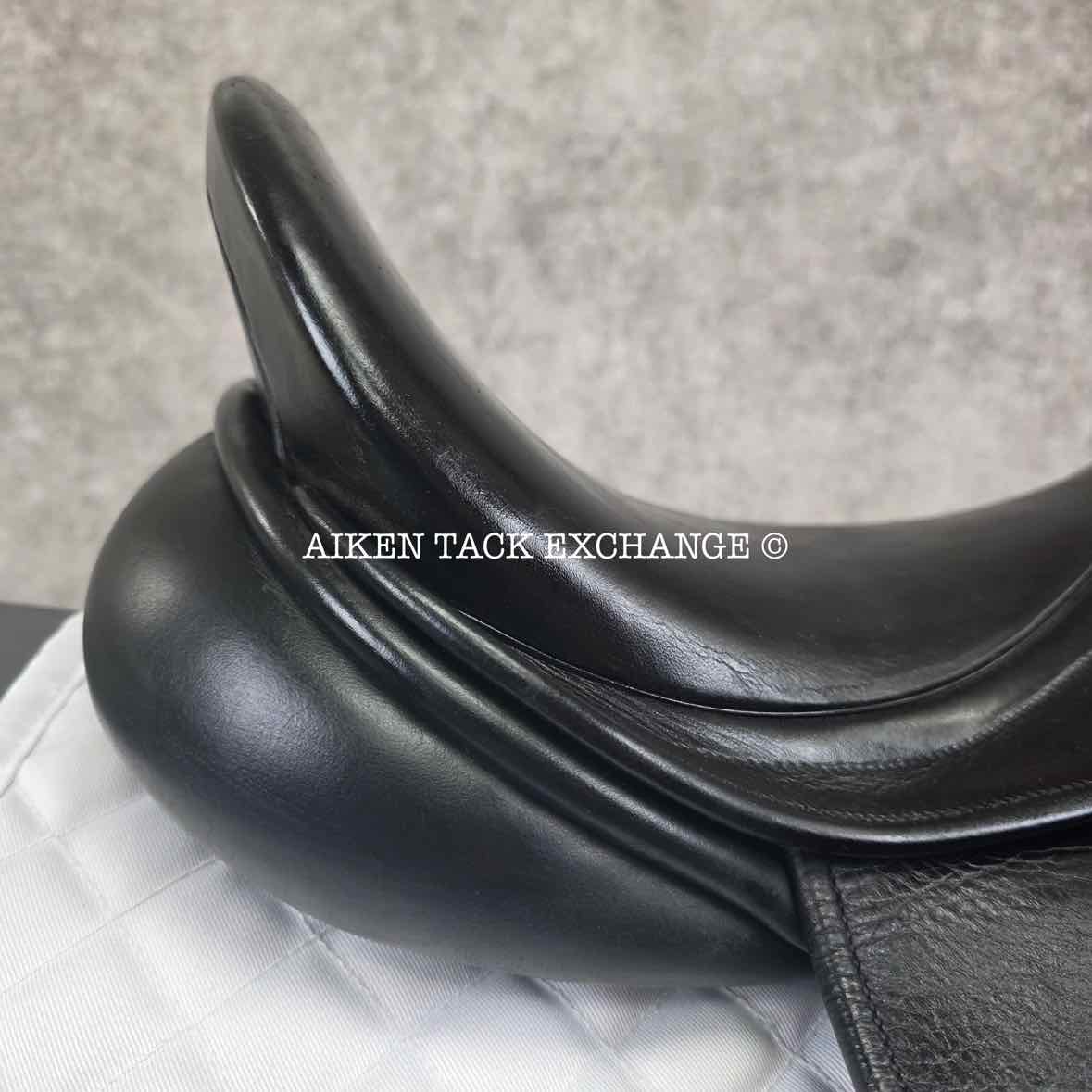 2005 County Fusion Dressage Saddle, 17.5" Seat, Medium Tree, Wool Flocked Panels