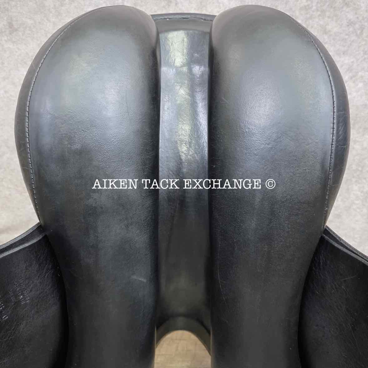 Roosli Pilatus Dressage Saddle, 17" Seat, Extra Short Flap, Medium Narrow Tree, Wool Flocked Panels