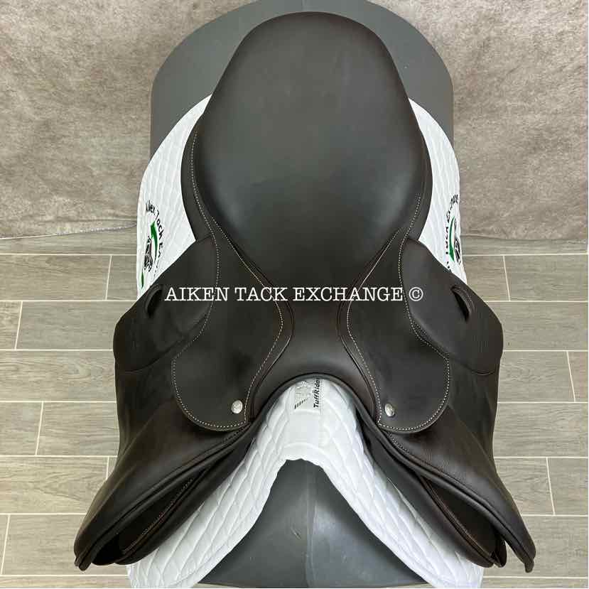 2022 Voltaire Stuttgart Close Contact Jump Saddle, 17.5" Seat, 3AA Flap, Medium Wide Tree, PRO Panels, Full Buffalo Leather