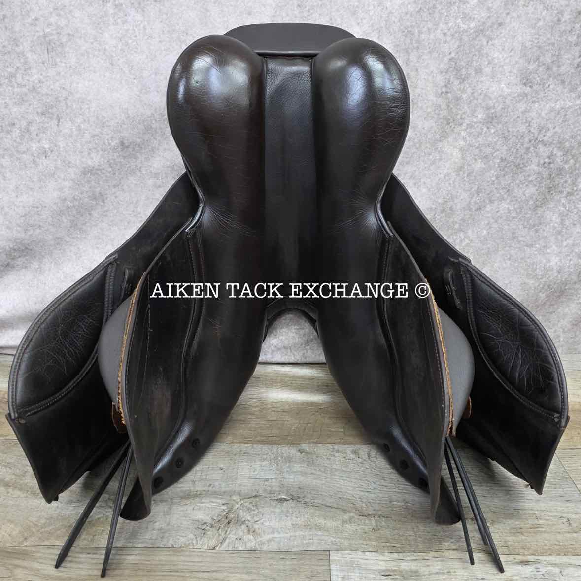 Kent & Masters Original Jump Saddle, 17.5" Seat, Adjustable Tree - Changeable Gullet, Wool Flocked Panels