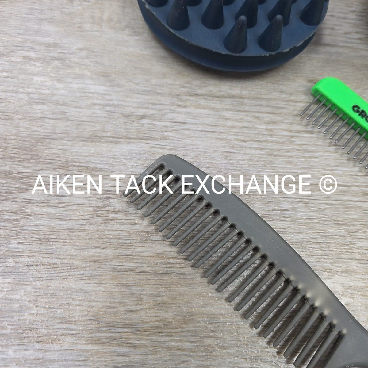 BARGAIN BUNDLE: 2 Combs & 2 Curry Combs