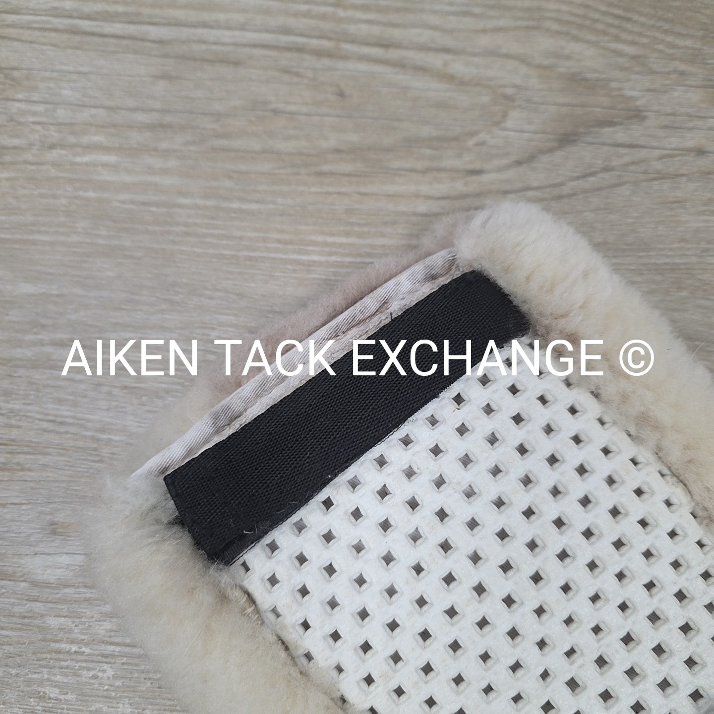 Total Saddle Fit Sheepskin Girth Cover, White, Size Large (28 - 30)