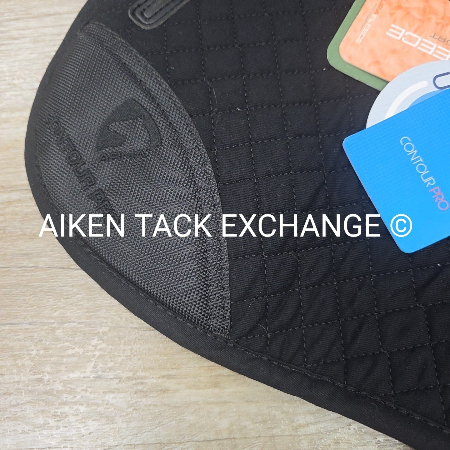 Shires Arma Contour Pro Half Pad, Size 17" - 18"