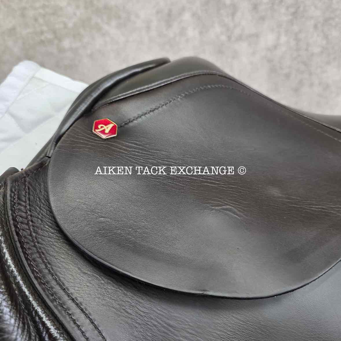 **On Trial** Albion Legend K2 Jump Saddle, 17.5" Seat, Wide Tree, Wool Flocked Panels