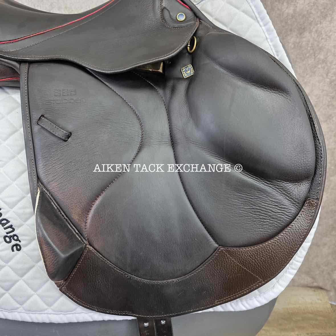 **SOLD** 2017 Stubben Zaria Optimum Deluxe Monoflap Jump Saddle, 17.5" Seat, 29cm - Medium, Wool Flocked Panels