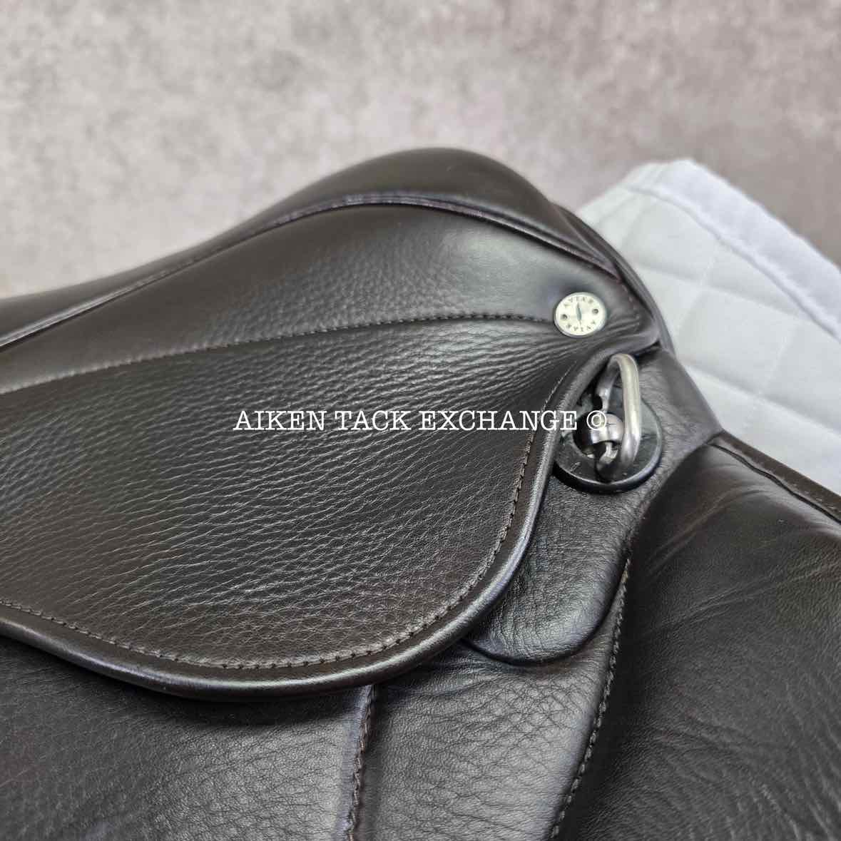 2022 Aviar Ace Close Contact Jump Saddle, 18" Seat, Adjustable Flex Tree, Foam Panels