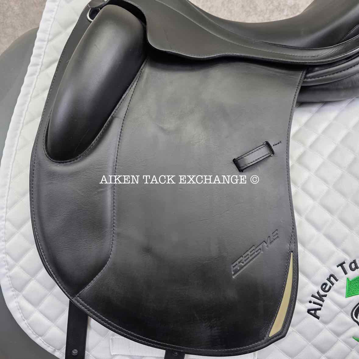 2018 Erreplus Freestyle Monoflap Dressage Saddle, 17" Seat, Adjustable Tree, Wool Flocked Panels