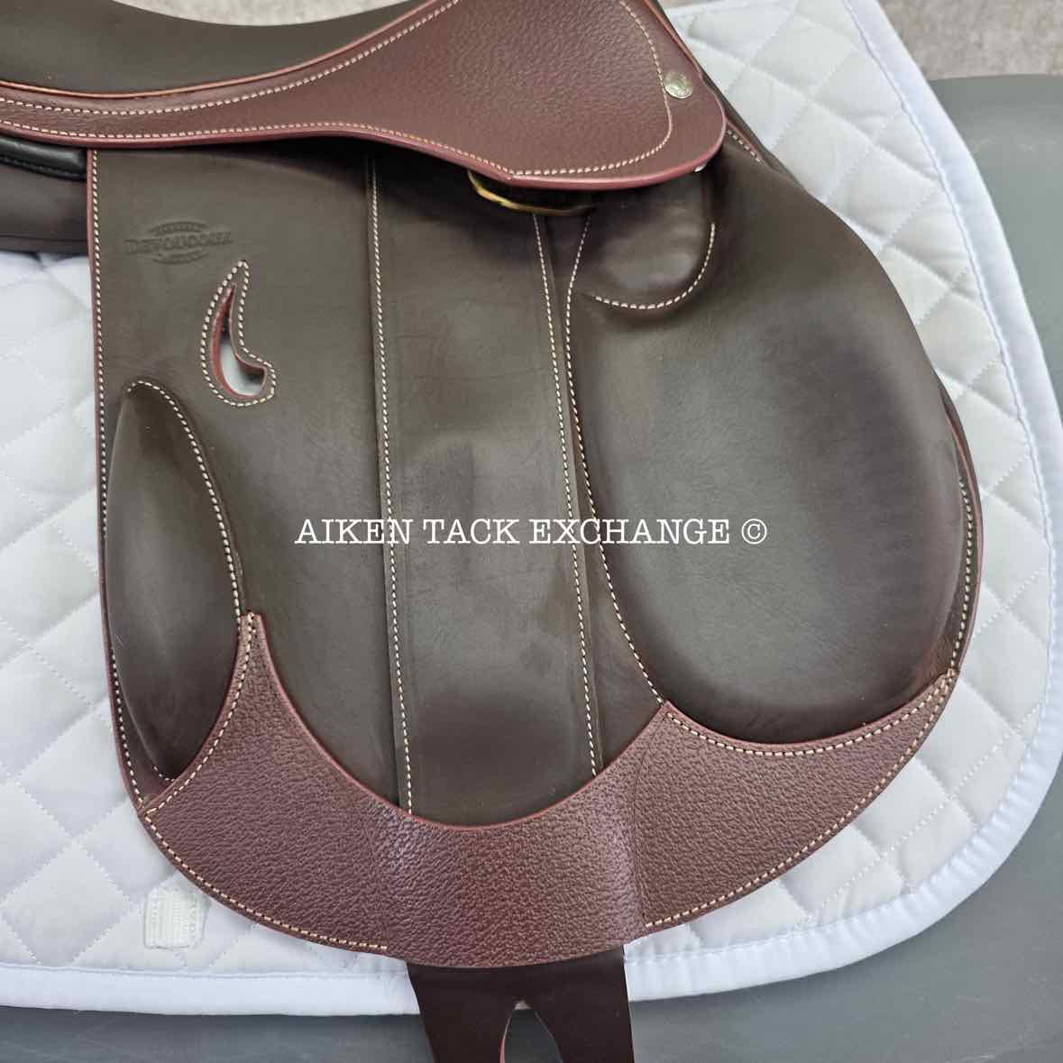 2023 Devoucoux Chiberta K Monoflap Jump Saddle, 16.5" Seat, 0KA Flap, Medium Tree, D3D Panels, Full Buffalo Leather