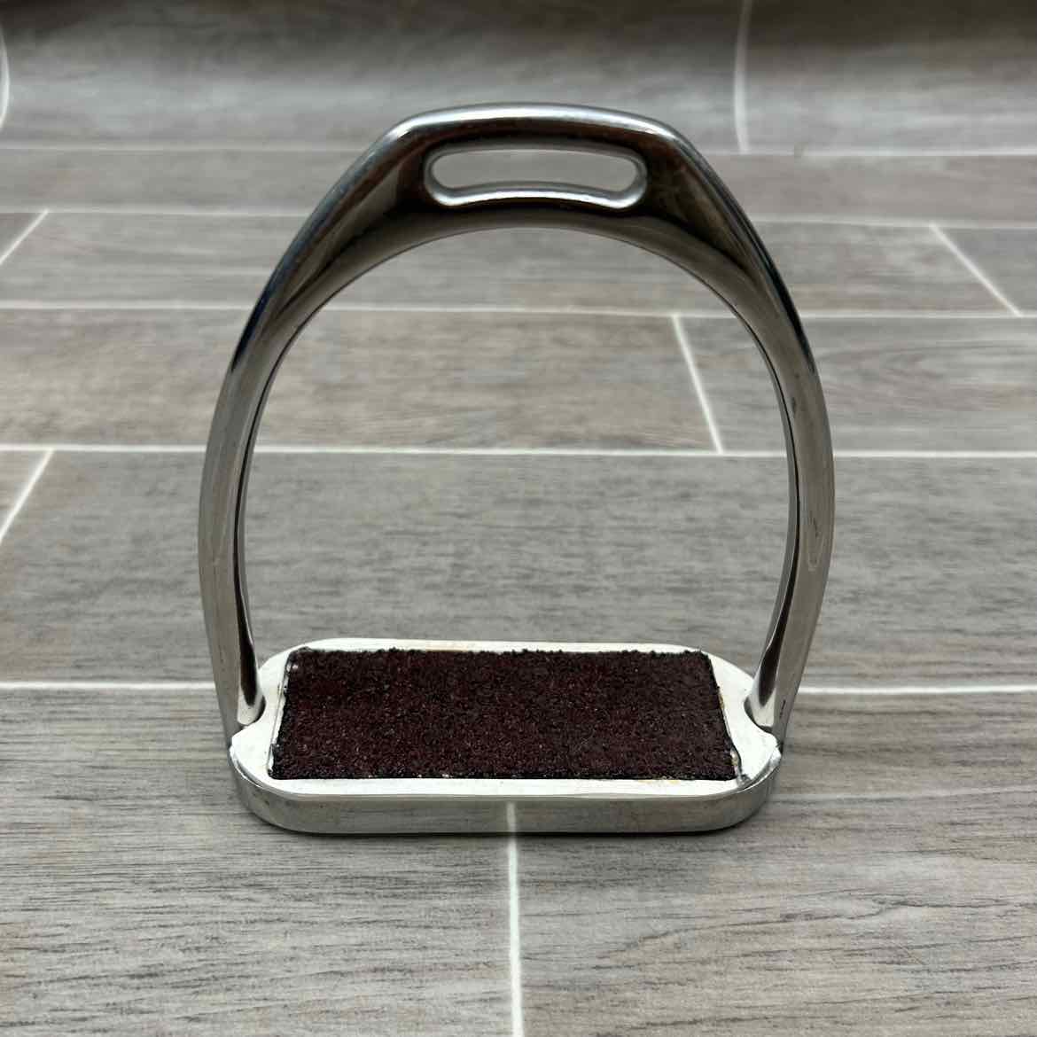 Fillis Stirrup Irons with Sure Grip Stirrup Pads, 4.75"