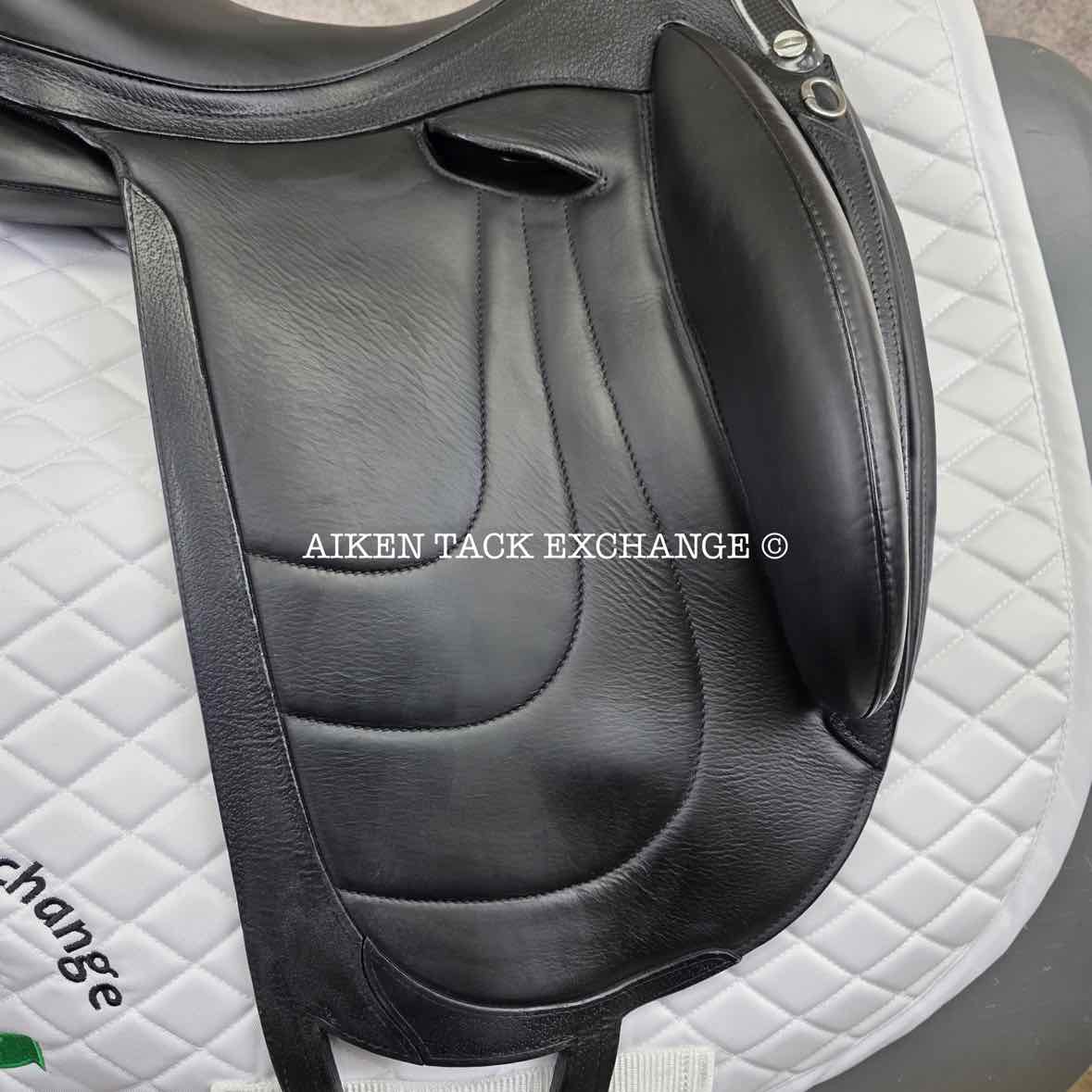 2021 Devoucoux Makila Harmonie Monoflap Dressage Saddle, 17.5" Seat - 002, 2A Flap, Dynamick Tree - Medium, D3D Panels