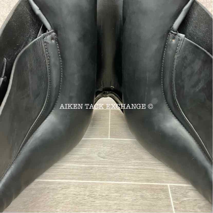 Hulsebos WB3 Dressage Saddle, 17" Seat, M/MW Tree, Wool Flocked Panels