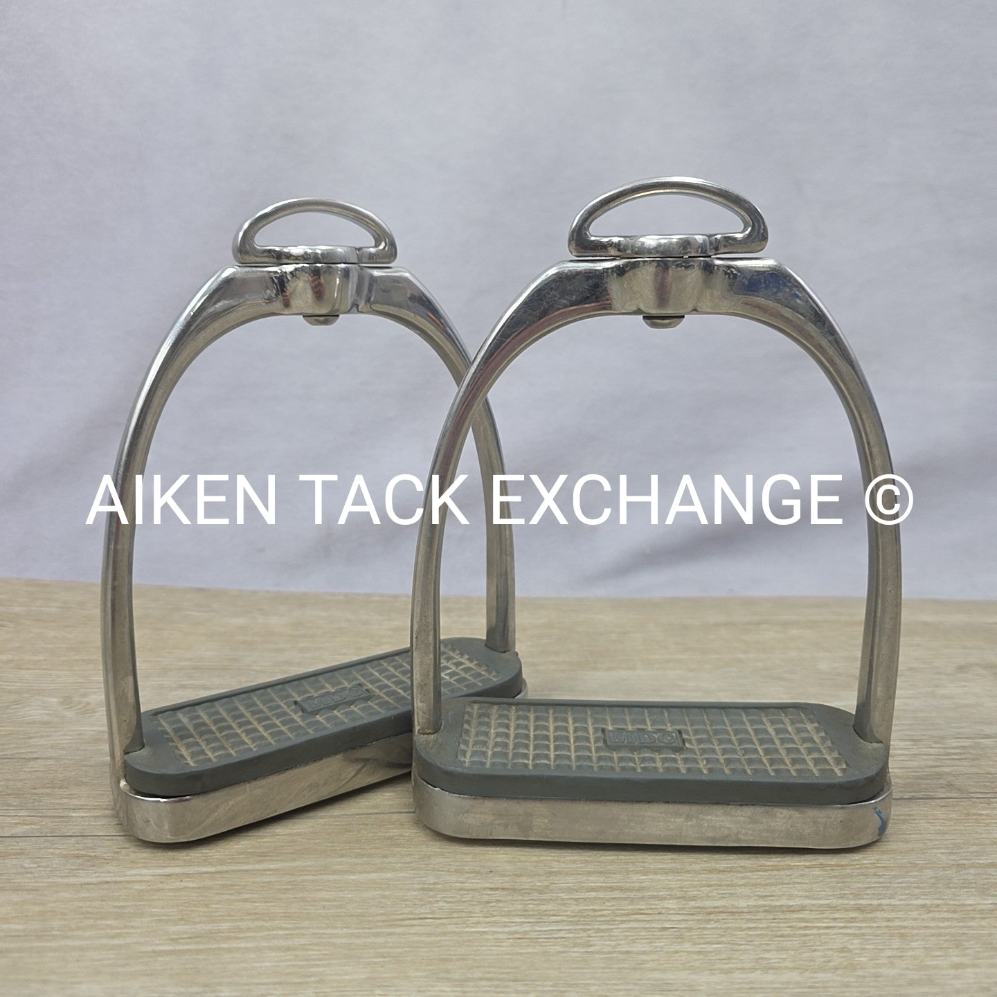 MDC Comfort Stirrups, 4.75"