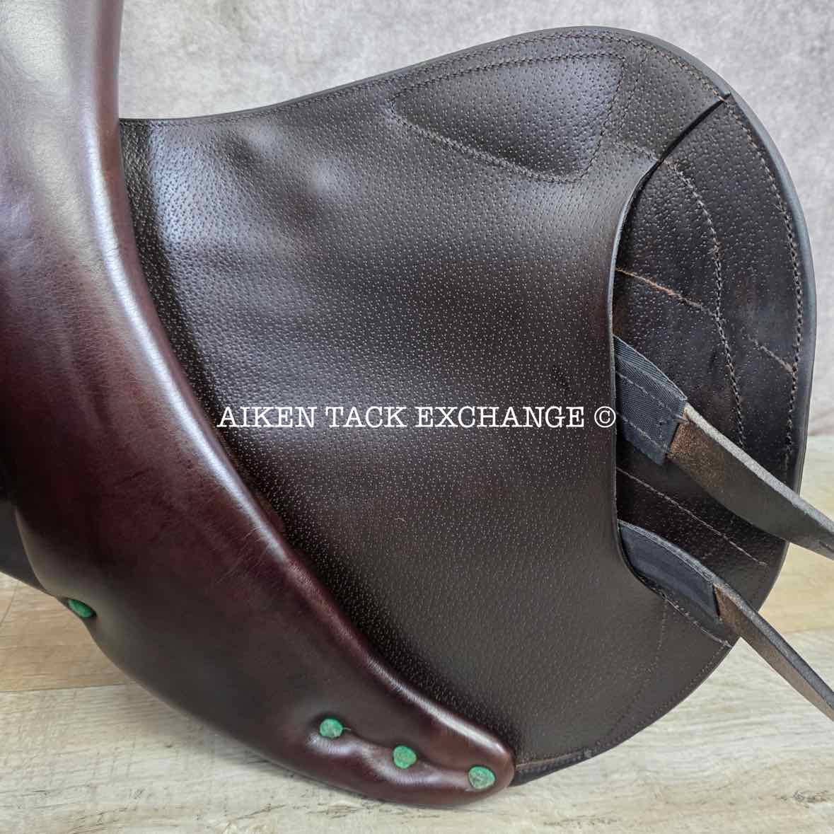 **SOLD** 2017 Equipe Synergy Monoflap Jump Saddle, 17.5" Seat, Medium Wide Tree, Foam Panels