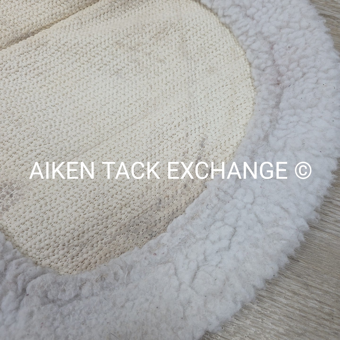 Ecogold Non-Slip Secure Hunter Pad, Size Large / 17" - 17.5"