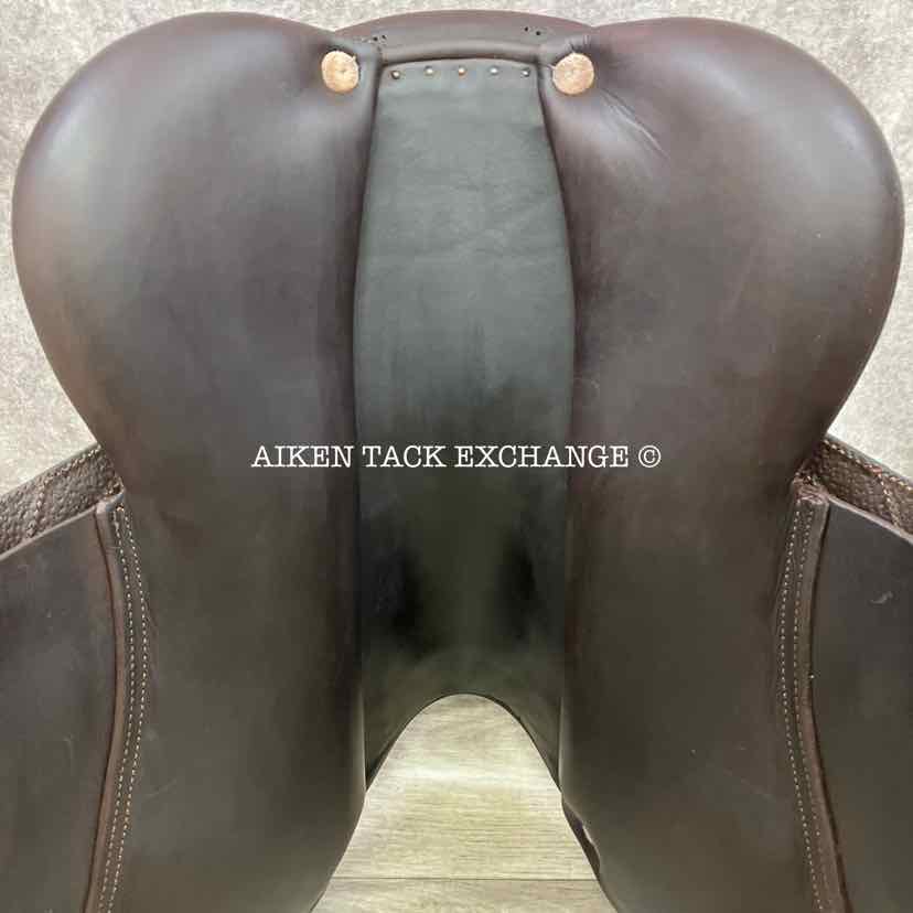 2017 CWD SE10 Close Contact Jump Saddle, 15.5" Seat, 1K Flap, MW/W Tree, Foam Panels, Full Buffalo Leather