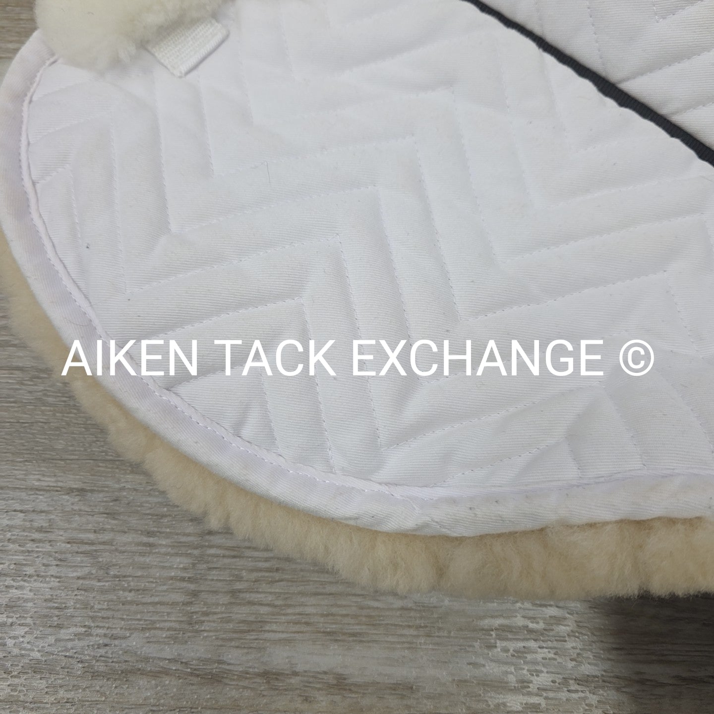 Fleeceworks FXK Classic Sheepskin Half Pad with Rolled Edges, Medium