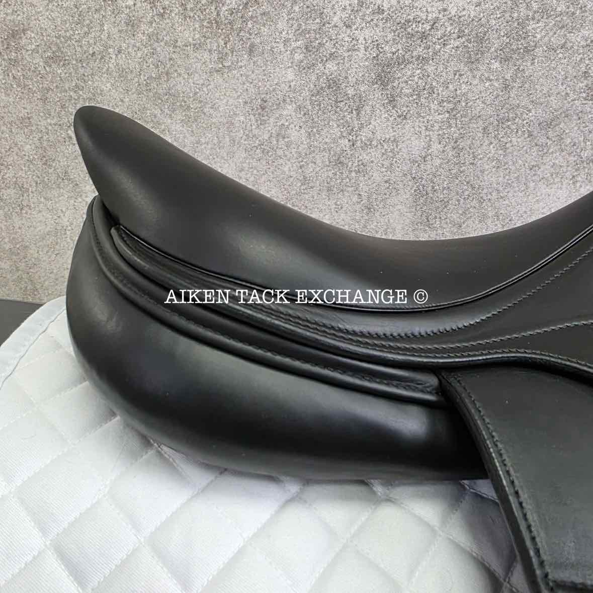 **SOLD** 2020 Amerigo Pinerolo HC Jump Saddle, 17" Seat, Medium Wide Tree, Wool Flocked Panels