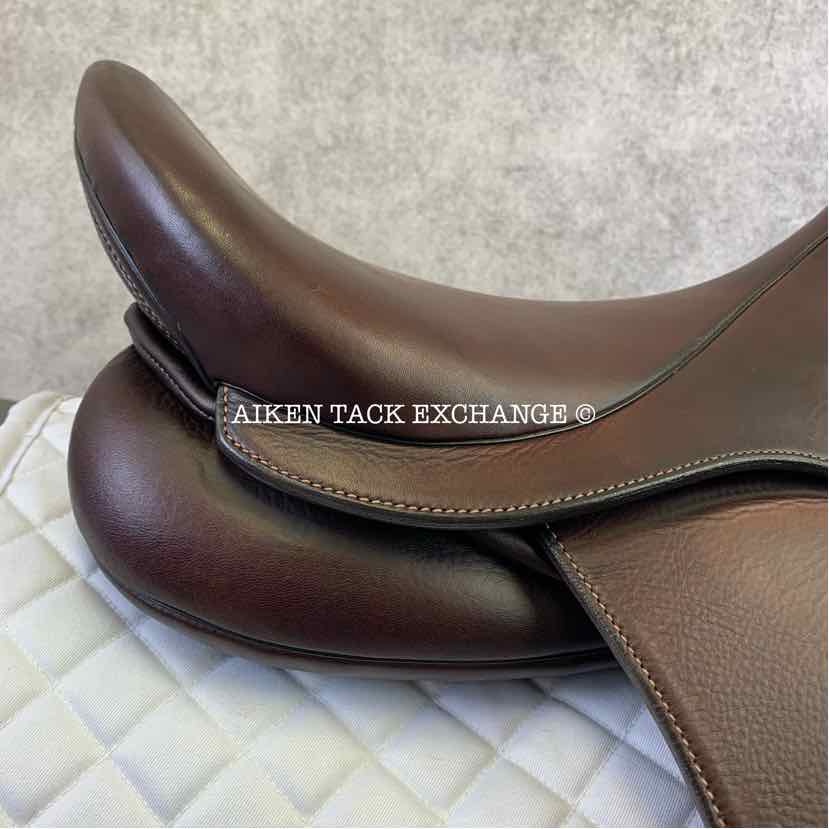 2019 Stubben 1894 Dressage Saddle, 17.5" Seat, 27 cm Tree - Medium Narrow/Narrow, Wool Flocked Panels
