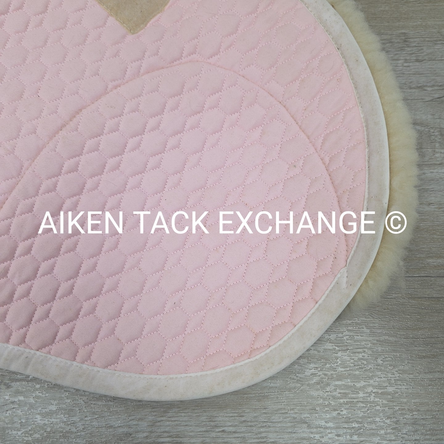 Mattes Sheepskin Saddle Pad for Treeless Saddle, Size Medium