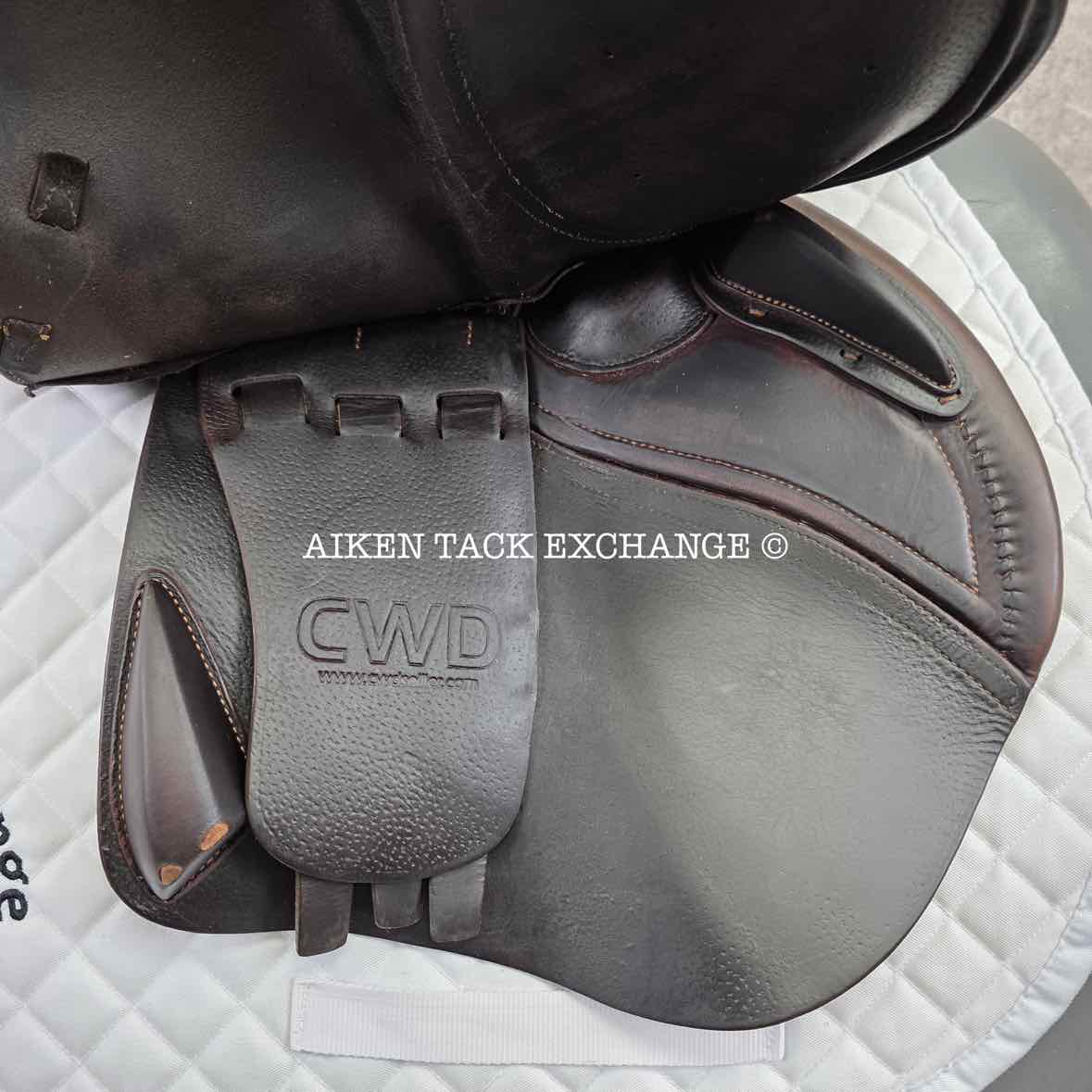 2006 CWD SE02 Close Contact Jump Saddle, 17.5" Seat, 4C Flap, Medium Tree, Foam Panels