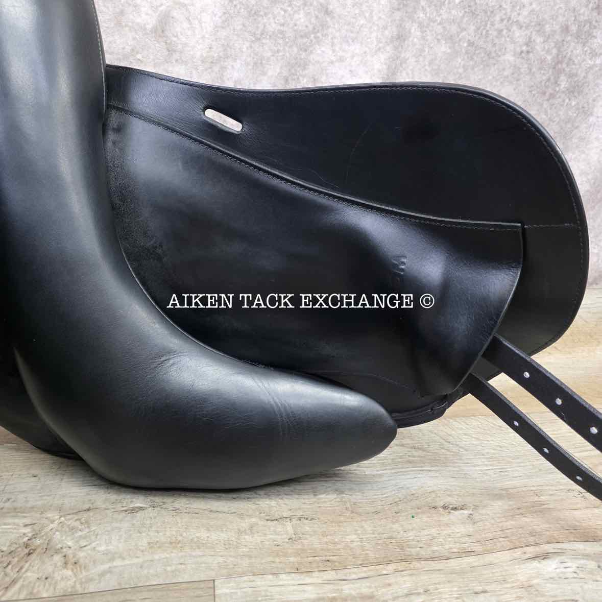 2006 DK Saddlery Freedom Monoflap Dressage Saddle, 17" Seat, M/MW Tree, Wool Flocked Panels