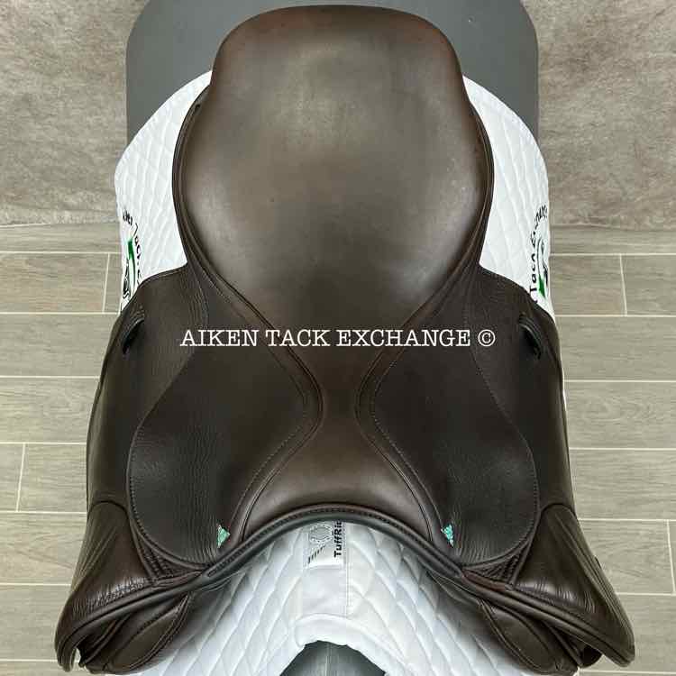 **SOLD** 2017 Bliss of London Close Contact Jump Saddle, 17" Seat, Extra Wide Tree, Wool Flocked Panels