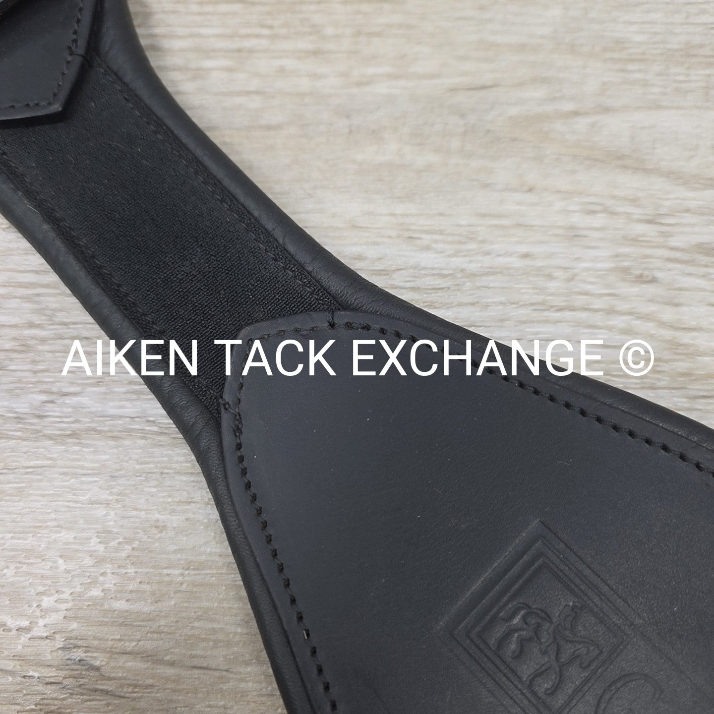 Cadence Anatomic Contour Short Girth, Black, 28"