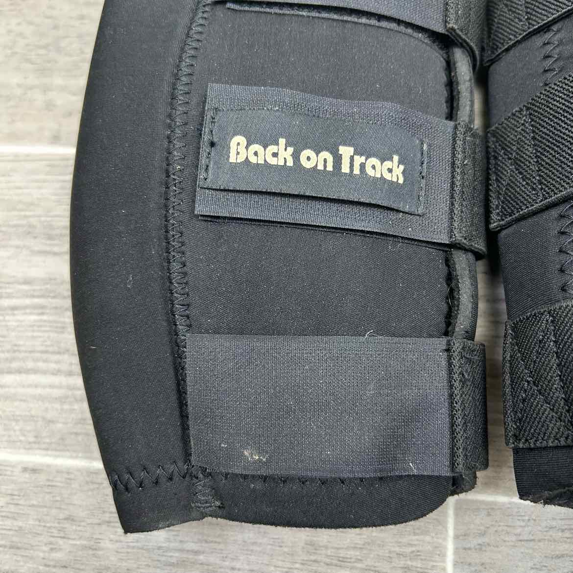Back on Track Therapeutic Knee Boots, 1 Pair, Size Medium