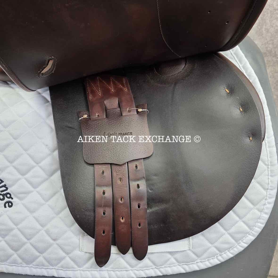2005 Antares Close Contact Jump Saddle, 17.5" Seat - 3 Flap, Medium Wide Tree, Foam Panels, Full Buffalo Leather