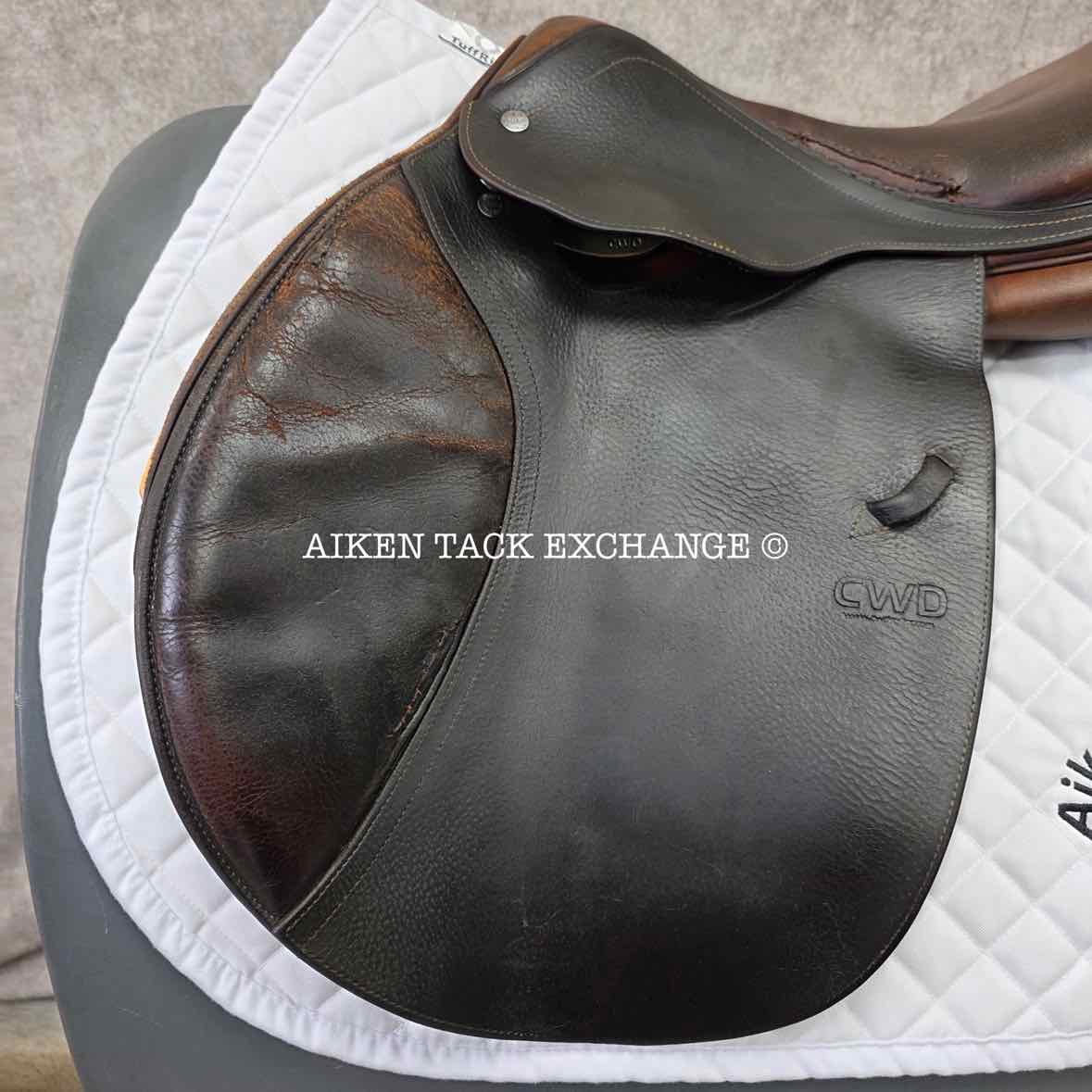 2010 CWD SE01 Close Contact Jump Saddle, 17" Seat, 3L Flap, Medium Wide Tree, Foam Panels