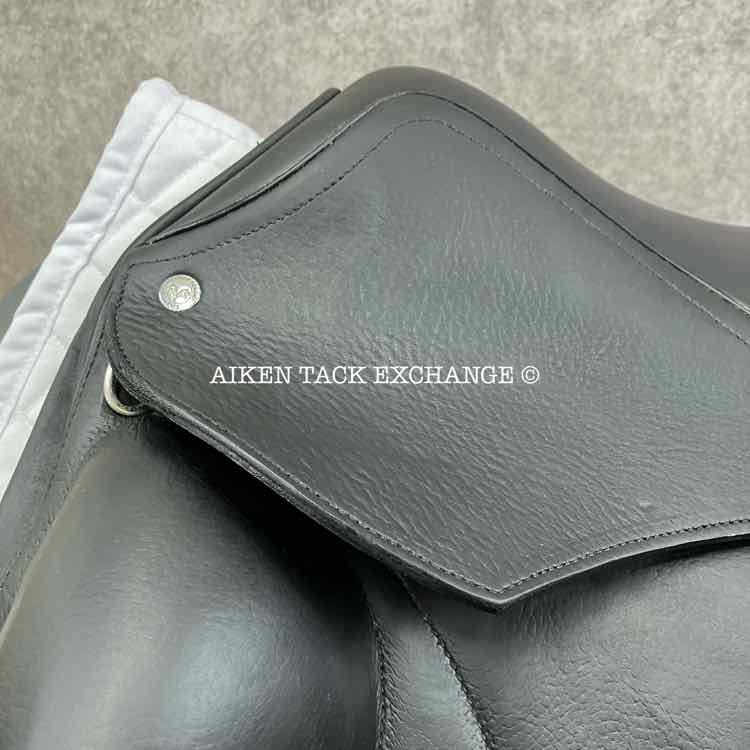 **SOLD** 2015 Voltaire Adelaide Monoflap Dressage Saddle, 17" Seat, 2A Flap, Medium Wide Tree, XFIN Panels, Full Buffalo Leather