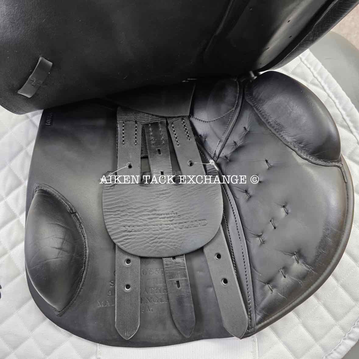 **SOLD** 2003 County Conquest Jump Saddle, 17.5" Seat, Medium Tree, Wool Flocked Panels