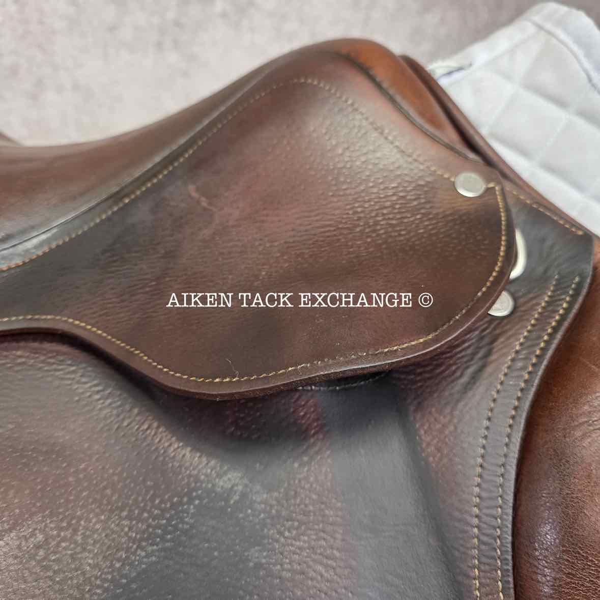 2012 Antares Comfort Close Contact Jump Saddle, 17" Seat, 2N Flap, Medium Wide Tree, Foam Panels