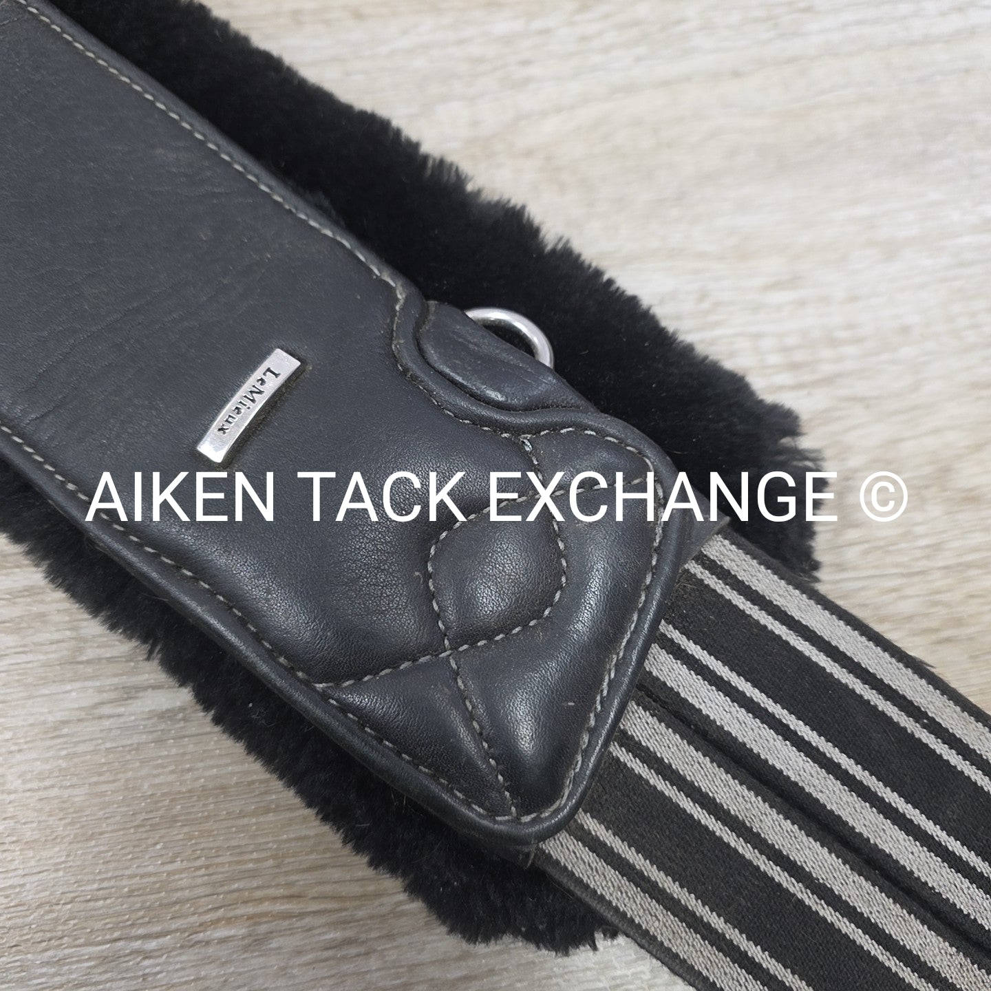 LeMieux Arika Simuwool Contour Long Girth, Black, 52"