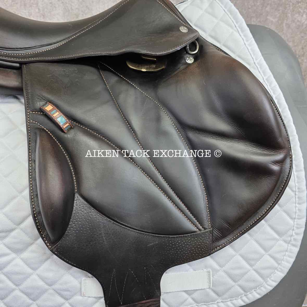2018 Voltaire Lexington Monoflap Jump Saddle, 17" Seat, 0A Flap, Medium Wide Tree, PRO Panels, Full Buffalo Leather