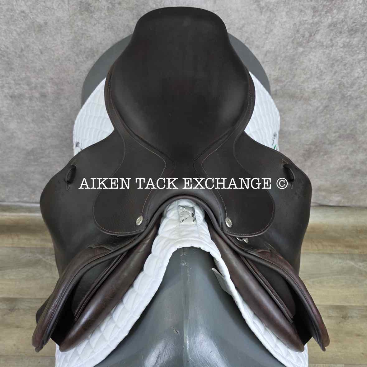 2006 CWD SE02 Close Contact Jump Saddle, 17.5" Seat, 4C Flap, Medium Tree, Foam Panels