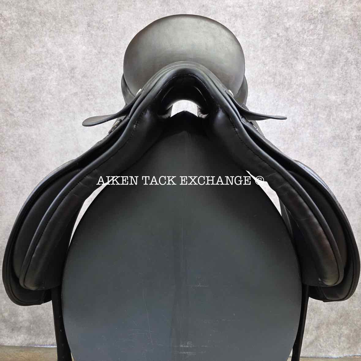 County Competitor Dressage Saddle, 17" Seat, Medium Narrow Tree, Wool Flocked Panels
